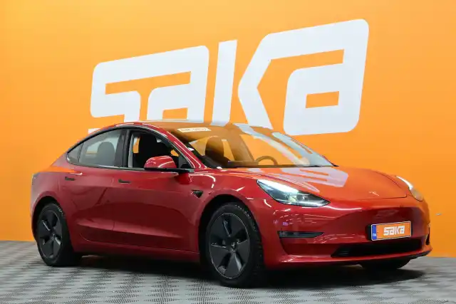 Punainen Viistoperä, Tesla Model 3 – VAR-39290