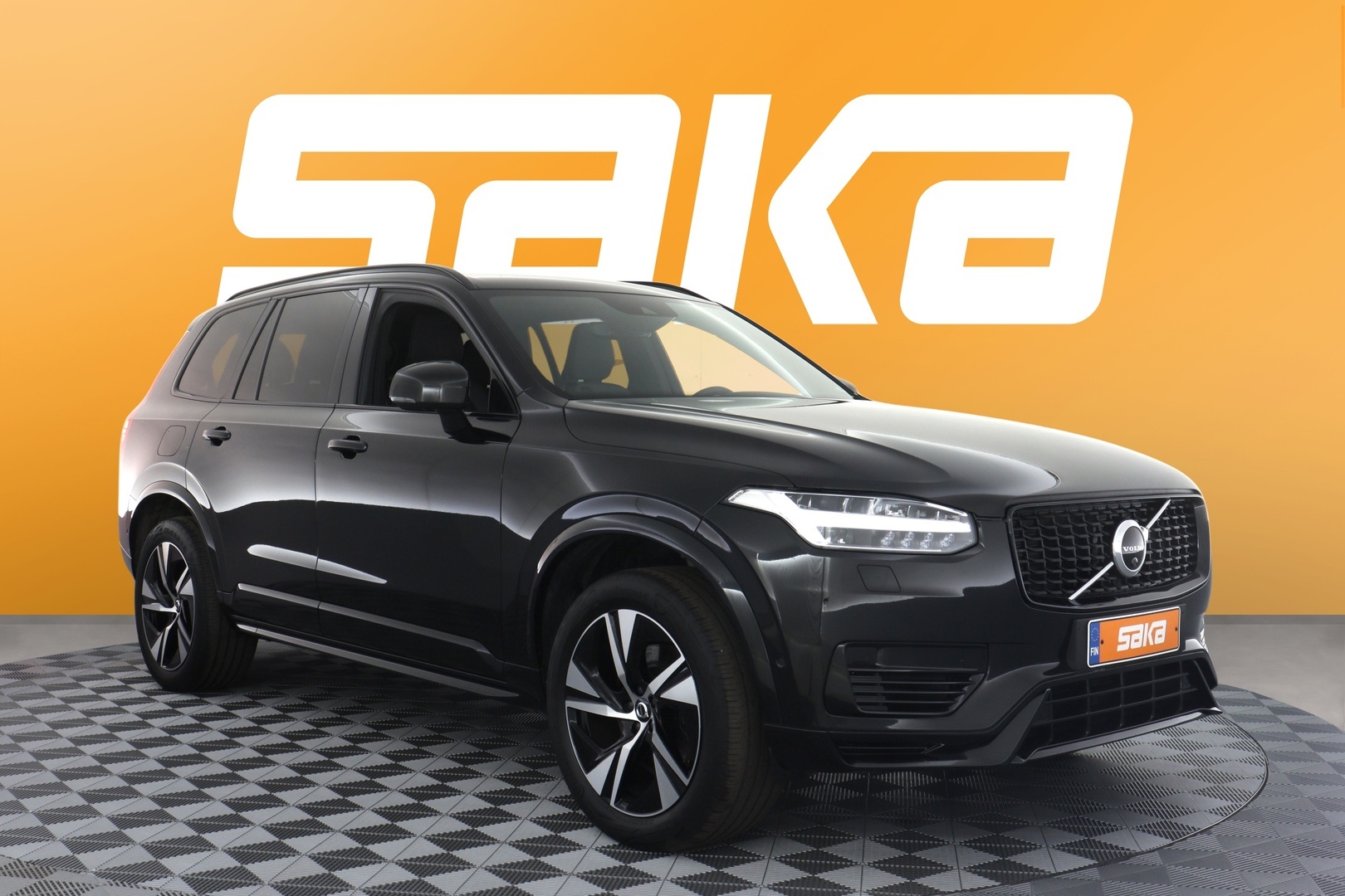 Musta Maastoauto, Volvo XC90 – VAR-39301