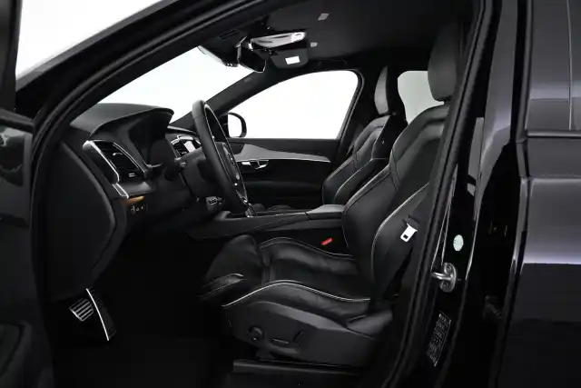 Musta Maastoauto, Volvo XC90 – VAR-39301