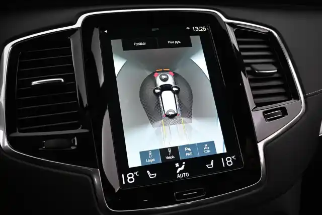 Musta Maastoauto, Volvo XC90 – VAR-39301