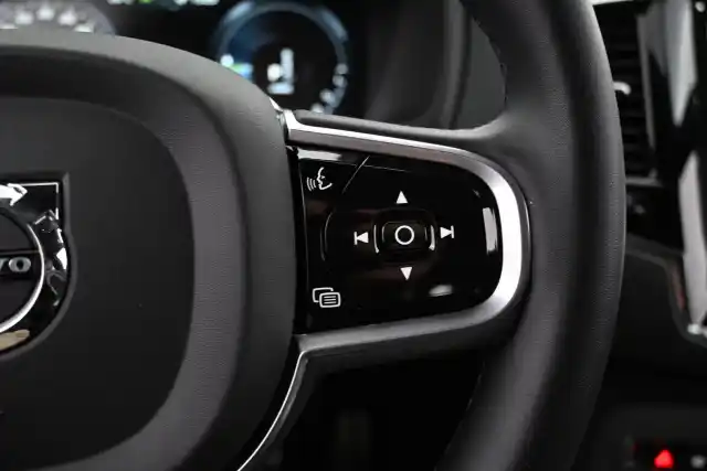 Musta Maastoauto, Volvo XC90 – VAR-39301