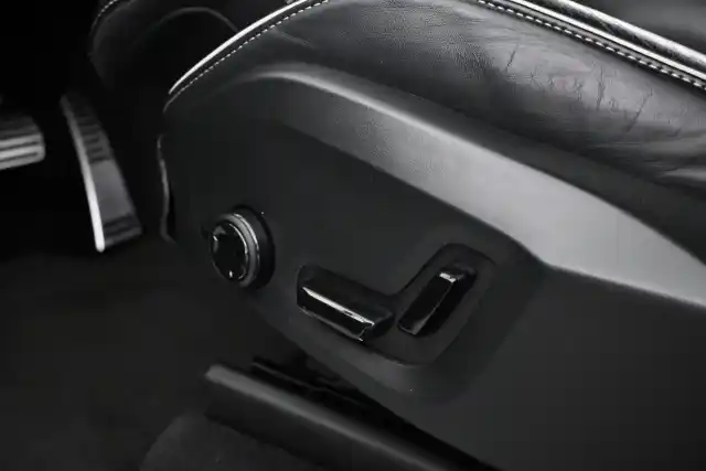 Musta Maastoauto, Volvo XC90 – VAR-39301