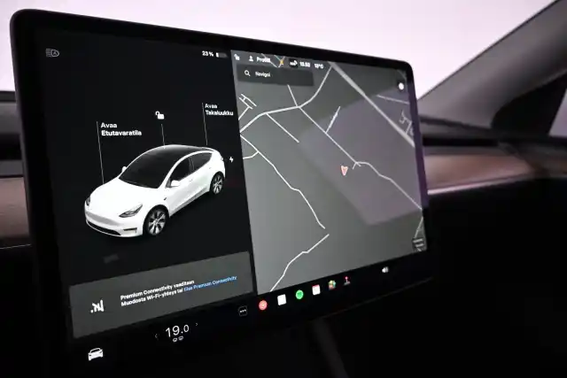 Valkoinen Maastoauto, Tesla Model Y – VAR-39363