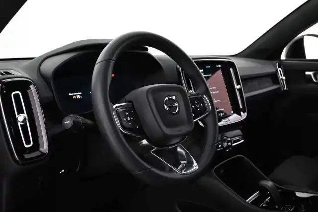 Musta Maastoauto, Volvo C40 – VAR-39431