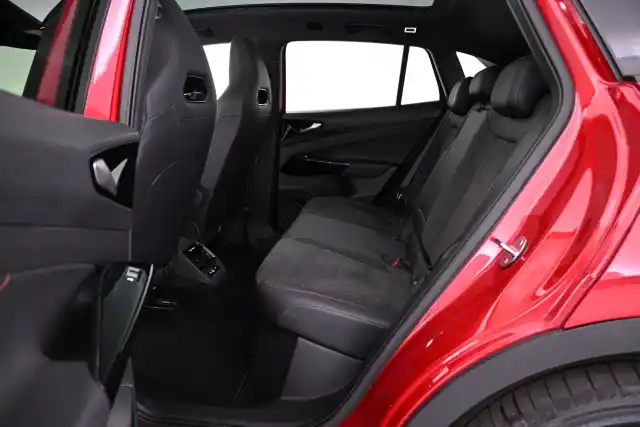 Punainen Maastoauto, Volkswagen ID.4 – VAR-39919