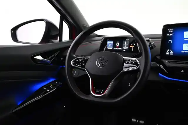 Punainen Maastoauto, Volkswagen ID.4 – VAR-39919