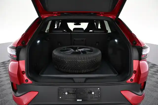 Punainen Maastoauto, Volkswagen ID.4 – VAR-39919