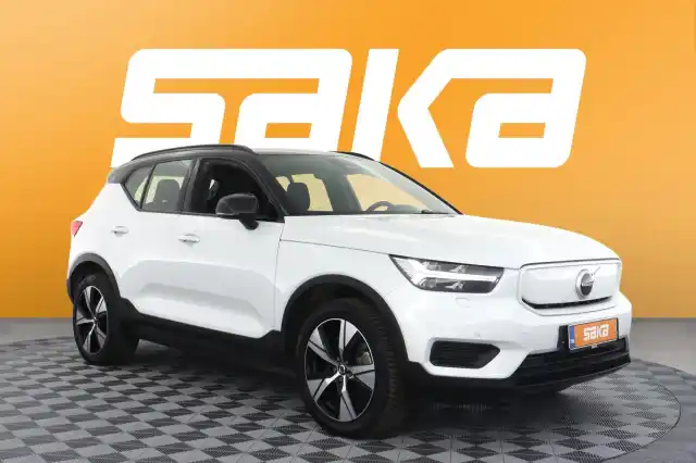 Valkoinen Maastoauto, Volvo XC40 – VAR-40042