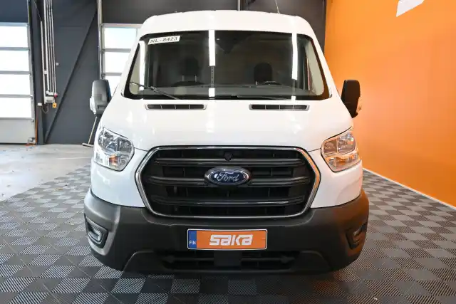 Valkoinen Pakettiauto, Ford Transit – VAR-40178