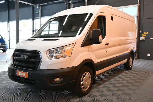 Valkoinen Pakettiauto, Ford Transit – VAR-40178