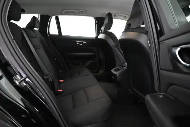 Musta Farmari, Volvo V60 Cross Country – VAR-40236