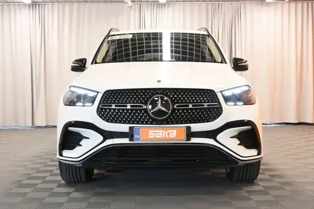 Valkoinen Maastoauto, Mercedes-Benz GLE – VAR-40247