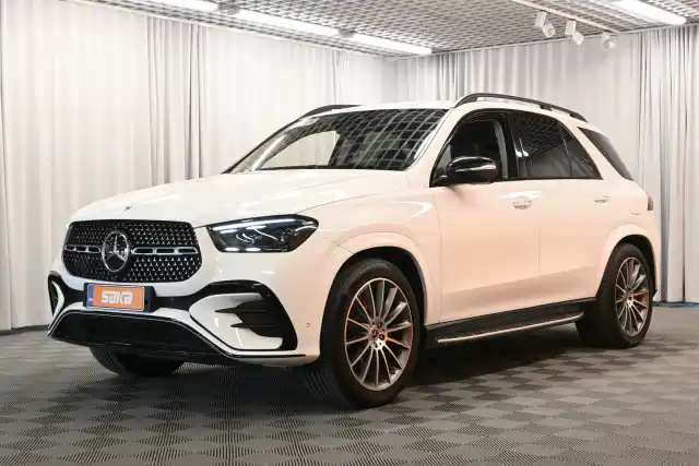 Valkoinen Maastoauto, Mercedes-Benz GLE – VAR-40247