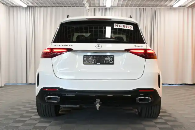 Valkoinen Maastoauto, Mercedes-Benz GLE – VAR-40247