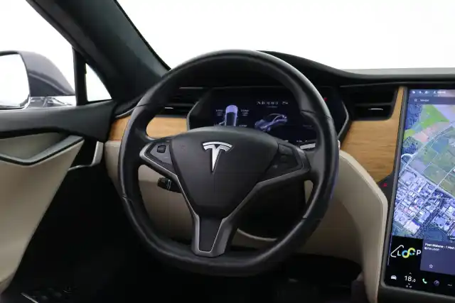 Harmaa Sedan, Tesla Model S – VAR-403710