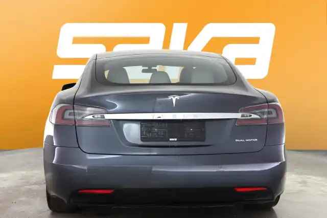 Harmaa Sedan, Tesla Model S – VAR-403710