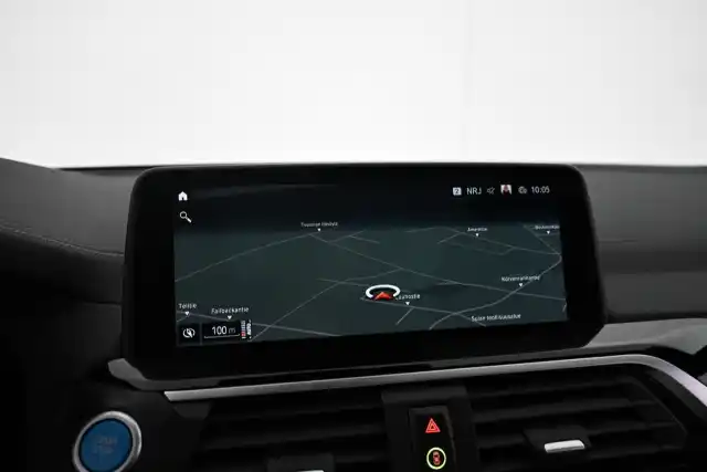 Musta Maastoauto, BMW iX3 – VAR-40378