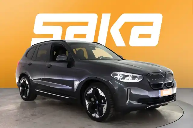 Musta Maastoauto, BMW iX3 – VAR-40378
