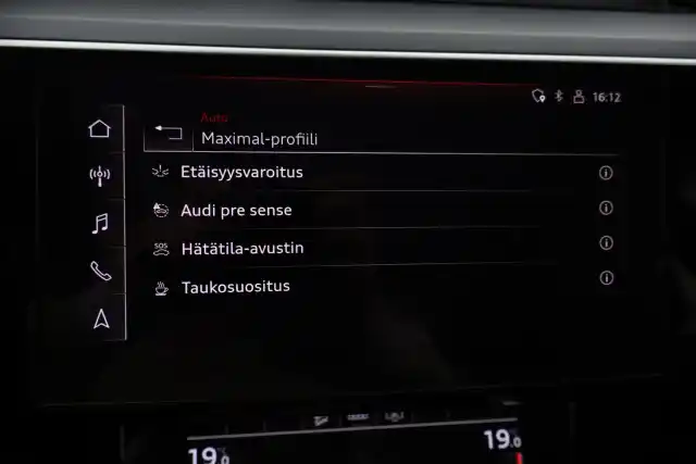 Musta Maastoauto, Audi e-tron – VAR-40761