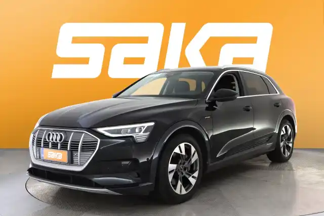 Musta Maastoauto, Audi e-tron – VAR-40761