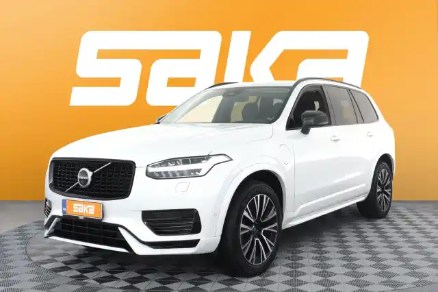 Valkoinen Maastoauto, Volvo XC90 – VAR-40768
