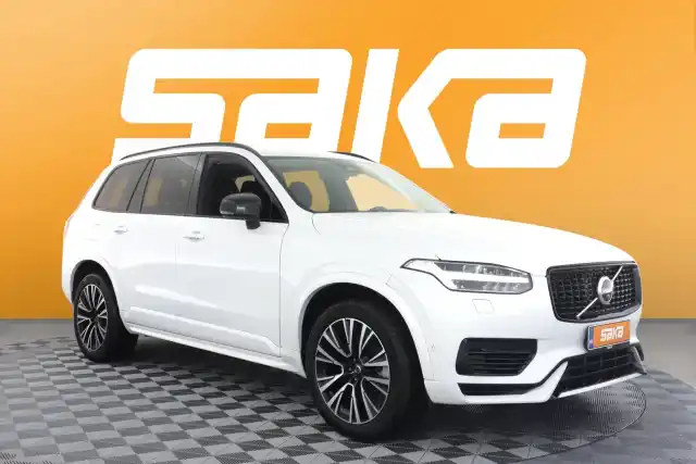 Valkoinen Maastoauto, Volvo XC90 – VAR-40768