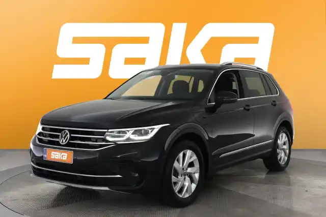 Musta Maastoauto, Volkswagen Tiguan – VAR-408160