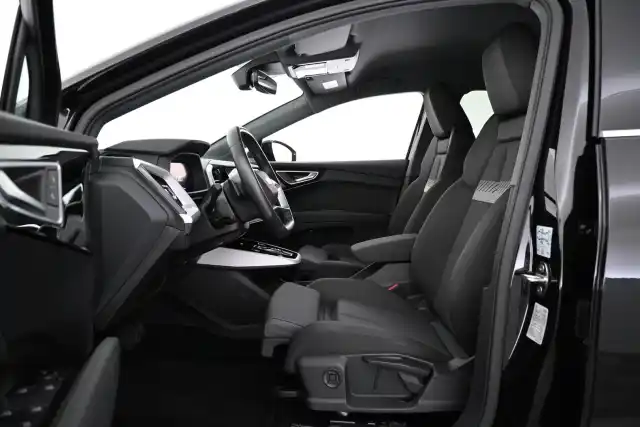 Musta Maastoauto, Audi Q4 e-tron – VAR-40888