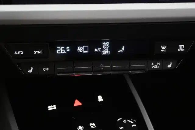 Musta Maastoauto, Audi Q4 e-tron – VAR-40888