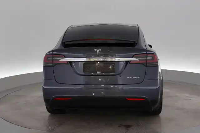 Harmaa Maastoauto, Tesla Model X – VAR-41105