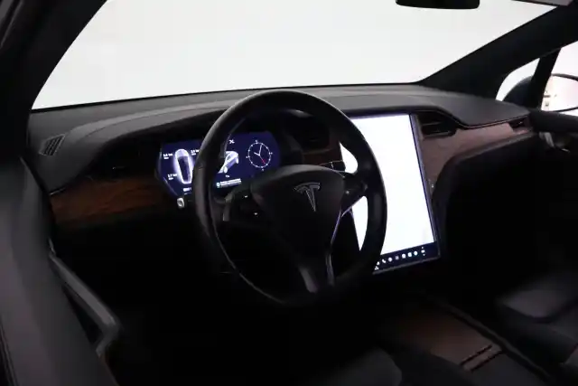 Harmaa Maastoauto, Tesla Model X – VAR-41105