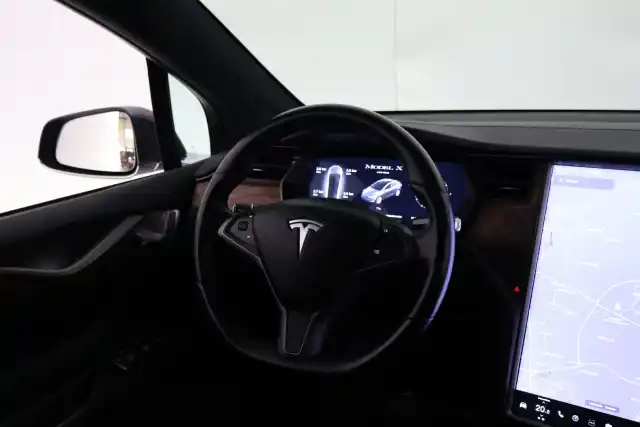 Harmaa Maastoauto, Tesla Model X – VAR-41105