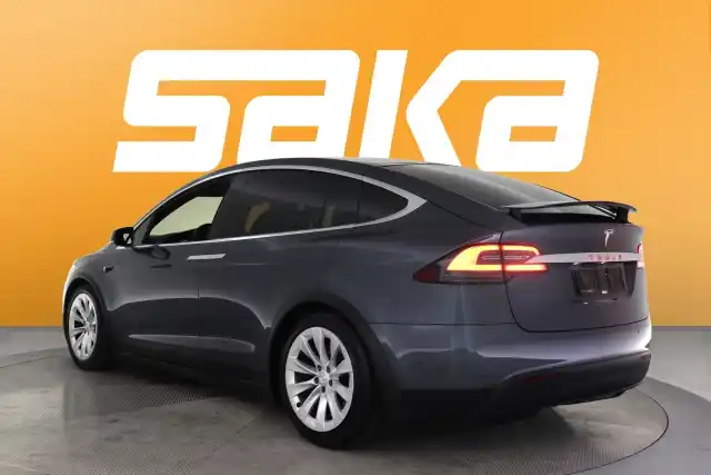 Harmaa Maastoauto, Tesla Model X – VAR-41105