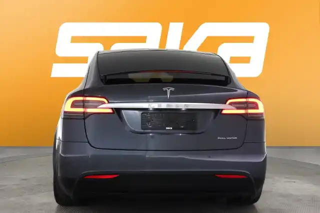 Harmaa Maastoauto, Tesla Model X – VAR-41105