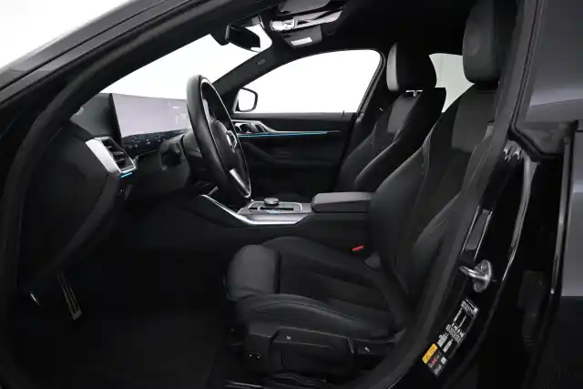 Sininen Sedan, BMW i4 – VAR-41116