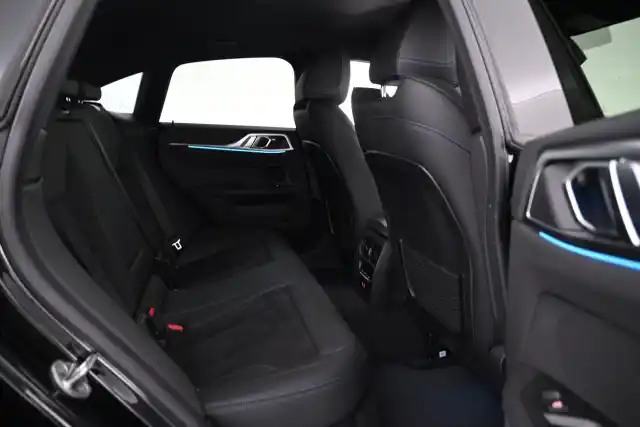 Sininen Sedan, BMW i4 – VAR-41116