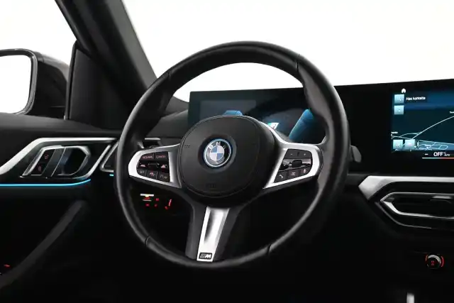 Sininen Sedan, BMW i4 – VAR-41116