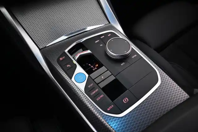 Sininen Sedan, BMW i4 – VAR-41116