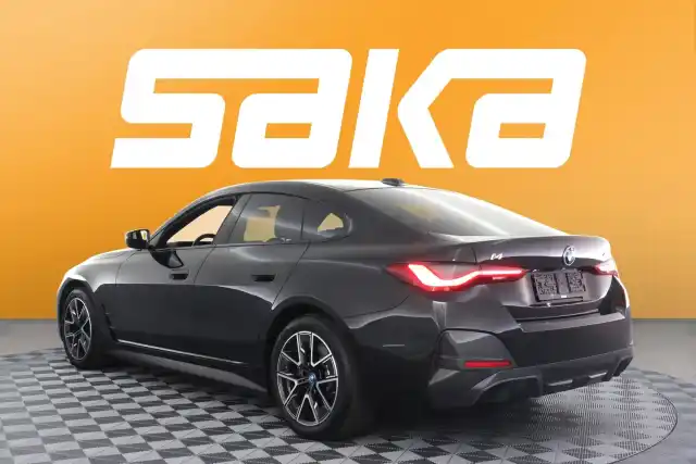 Sininen Sedan, BMW i4 – VAR-41116