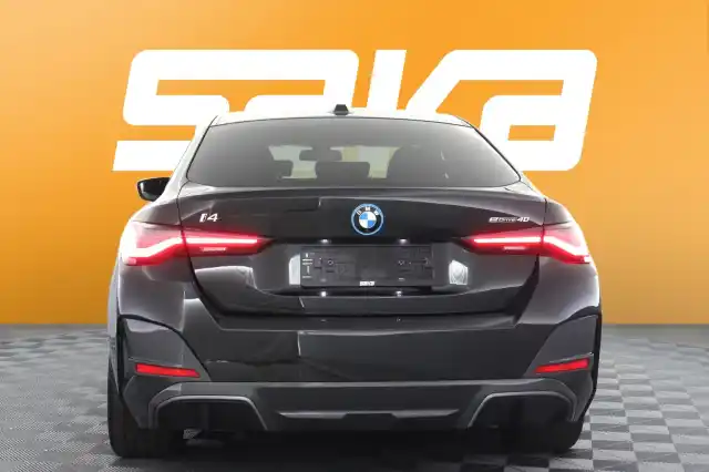 Sininen Sedan, BMW i4 – VAR-41116