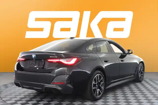 Sininen Sedan, BMW i4 – VAR-41116
