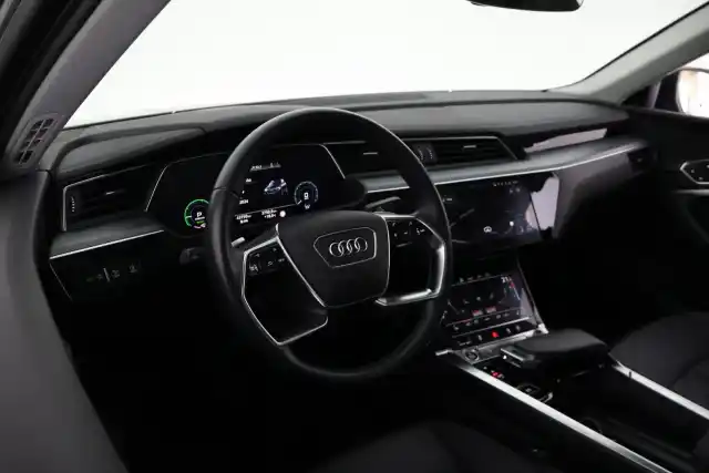 Sininen Maastoauto, Audi e-tron – VAR-41165