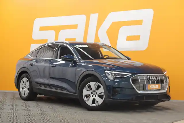 Sininen Maastoauto, Audi e-tron – VAR-41165