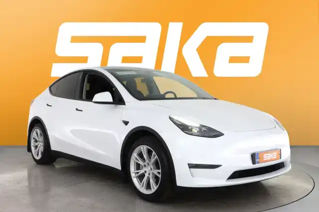 Valkoinen Maastoauto, Tesla Model Y – VAR-41203