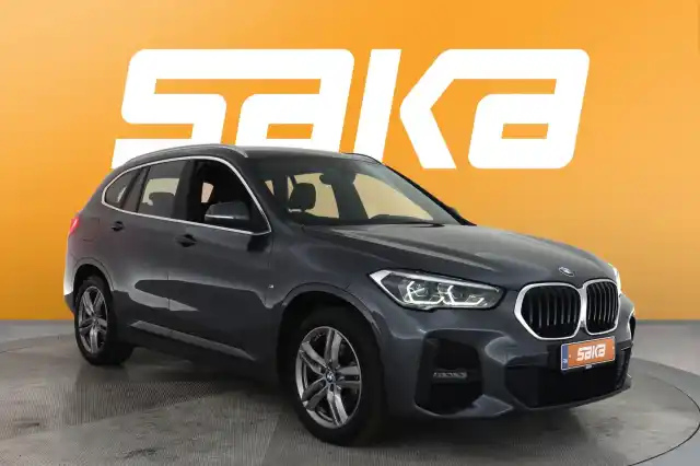 Harmaa Maastoauto, BMW X1 – VAR-41207