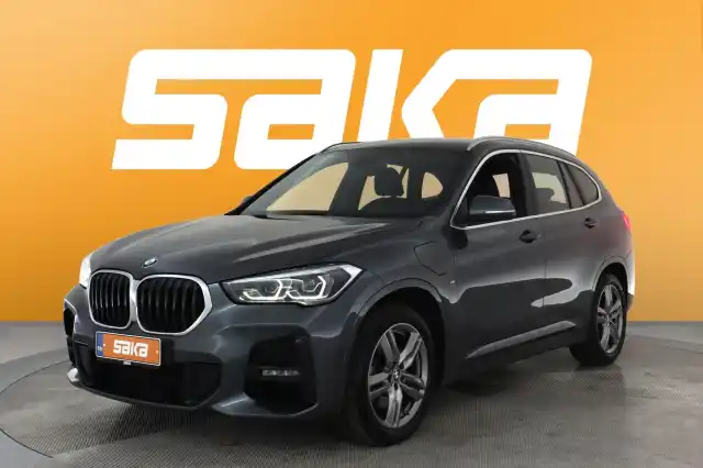 Harmaa Maastoauto, BMW X1 – VAR-41207