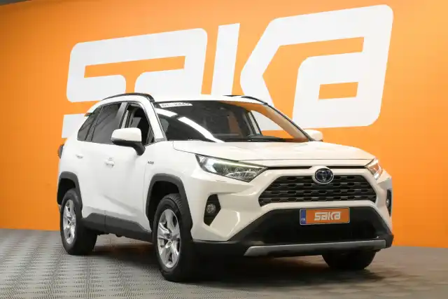 Valkoinen Maastoauto, Toyota RAV4 – VAR-41251