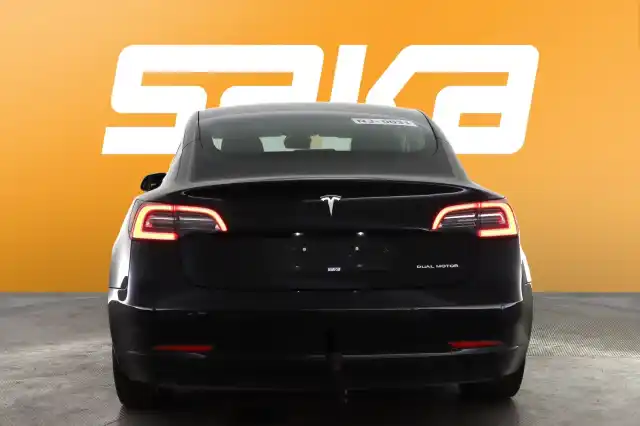 Musta Viistoperä, Tesla Model 3 – VAR-41252