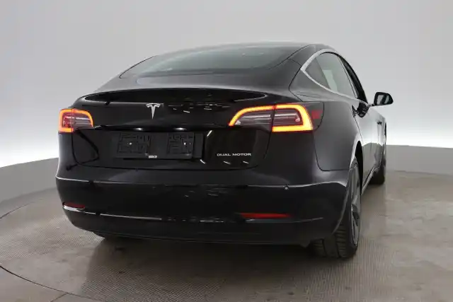 Musta Sedan, Tesla Model 3 – VAR-41432