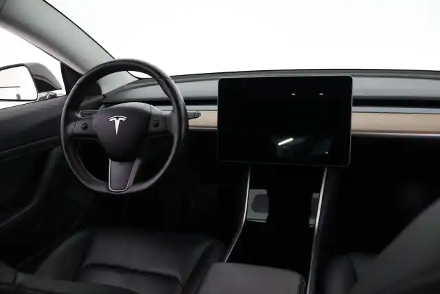 Musta Sedan, Tesla Model 3 – VAR-41432